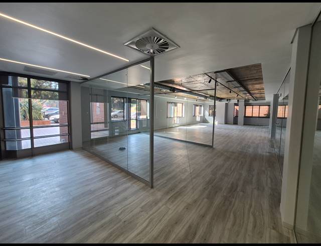 262M² OFFICE TO LET IN WOODMEAD